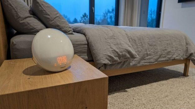 Die besten Tageslichtwecker für dunkle Wintermorgen - © dadslife.de