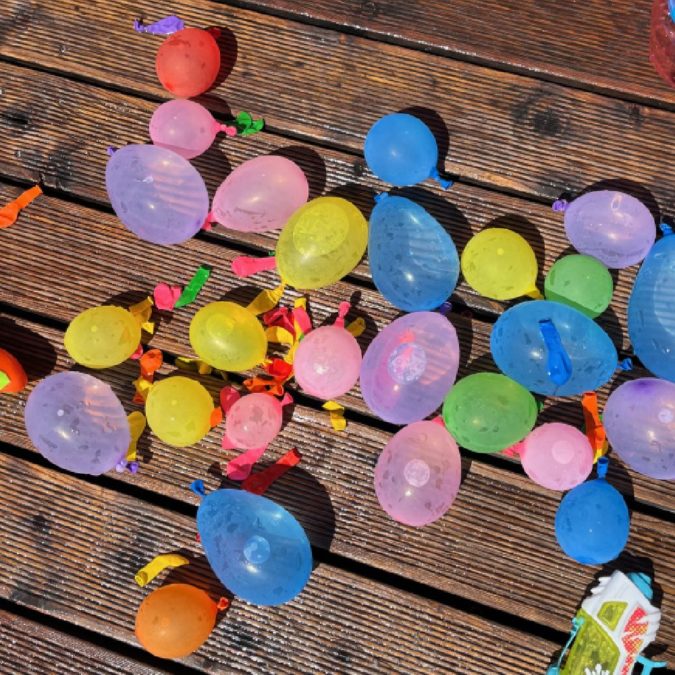 Die besten Wasserballons – © Christian Eberle-Abasolo / dadslife.at