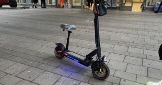 Die besten E-Scooter mit Sitz im Test - © Christian Eberle-Abasolo / dadslife.de