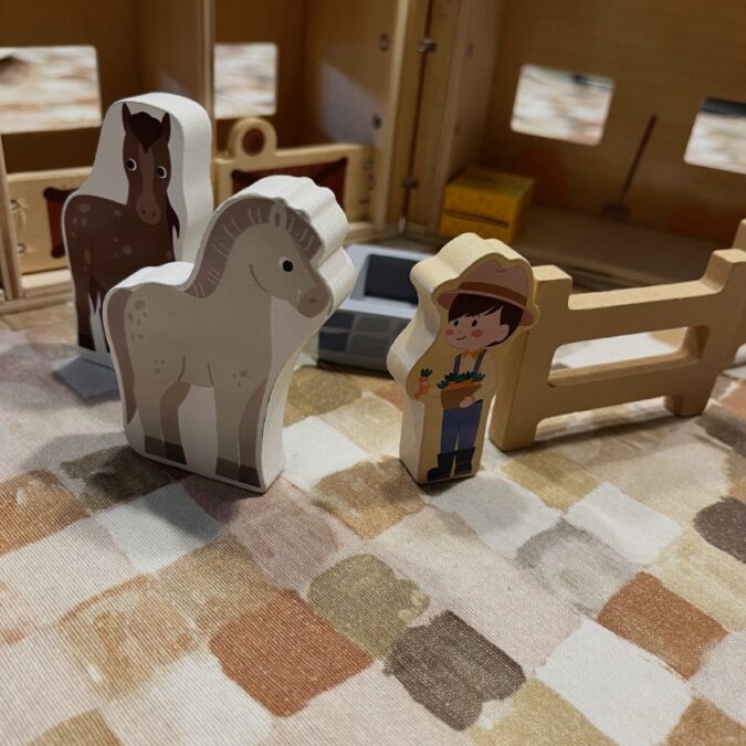 Das beste Holz-Bauernhof-Spielzeug für Kinder - © Chris Eberle-Abasolo / dadslife.de