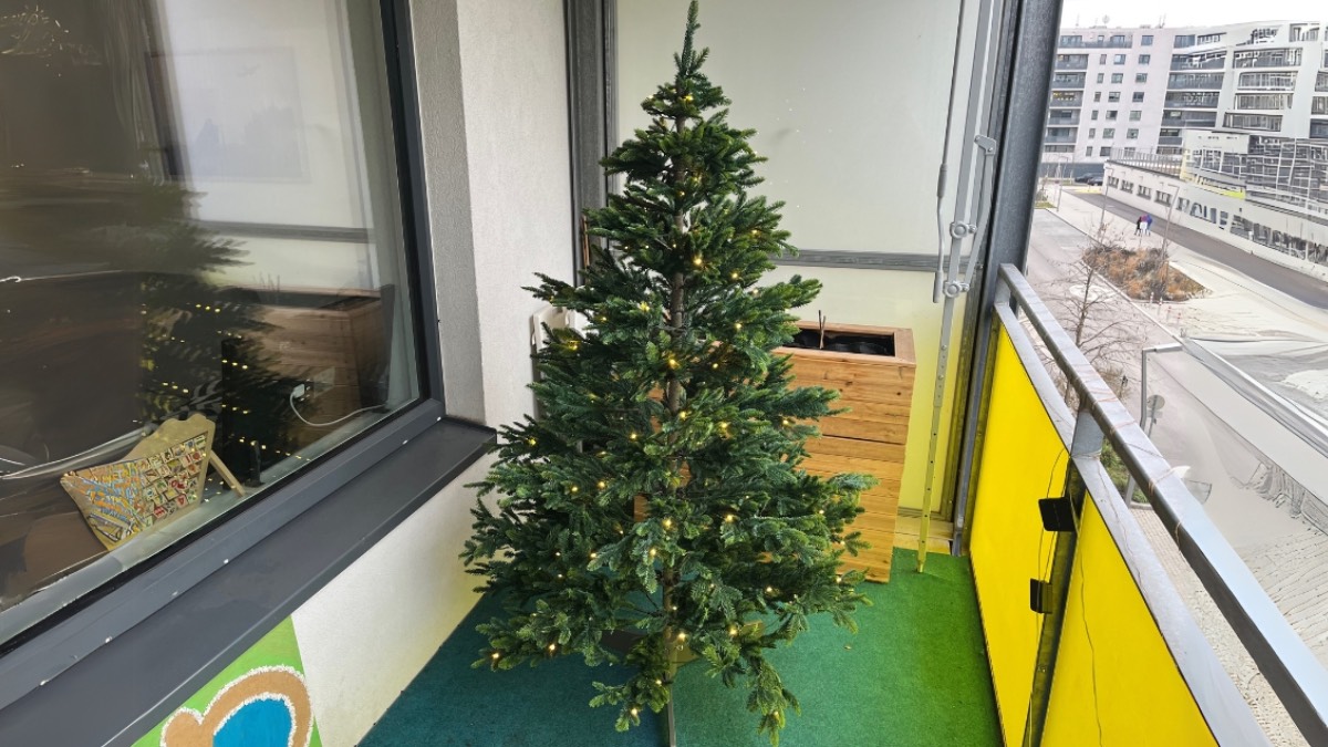 Die besten künstlichen Weihnachtsbäume - © Christian Eberle-Abasolo / dadslife.de