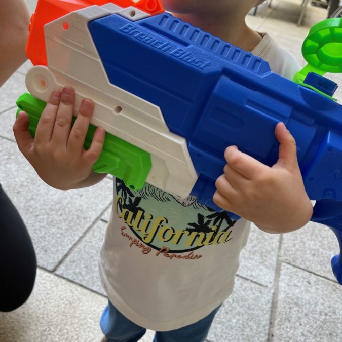 Die besten Wasserpistolen – © Christian Eberle-Abasolo / dadslife.at